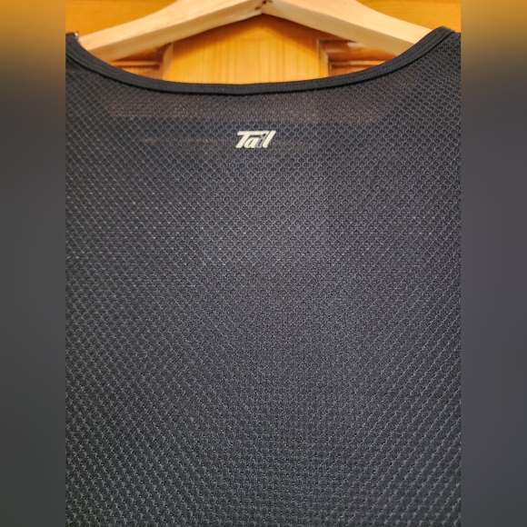 Tail Tech Athletic Cao Sleeve Tee, Floral Design, Size Small - Picture 2 of 10